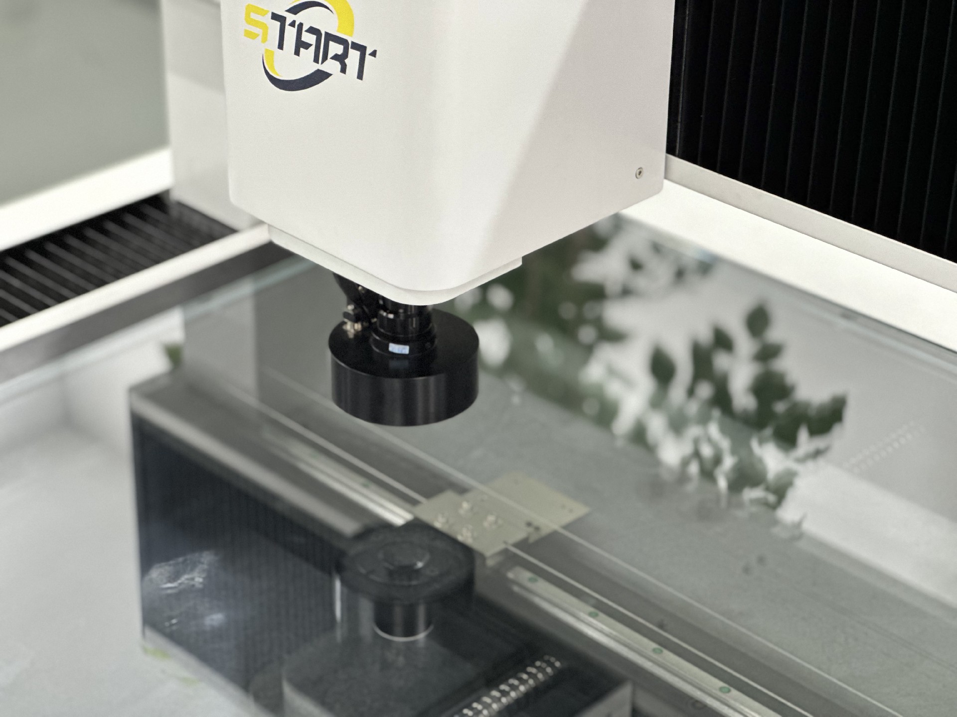 尚晴仪器自主研发了AVM2.5D测量软件